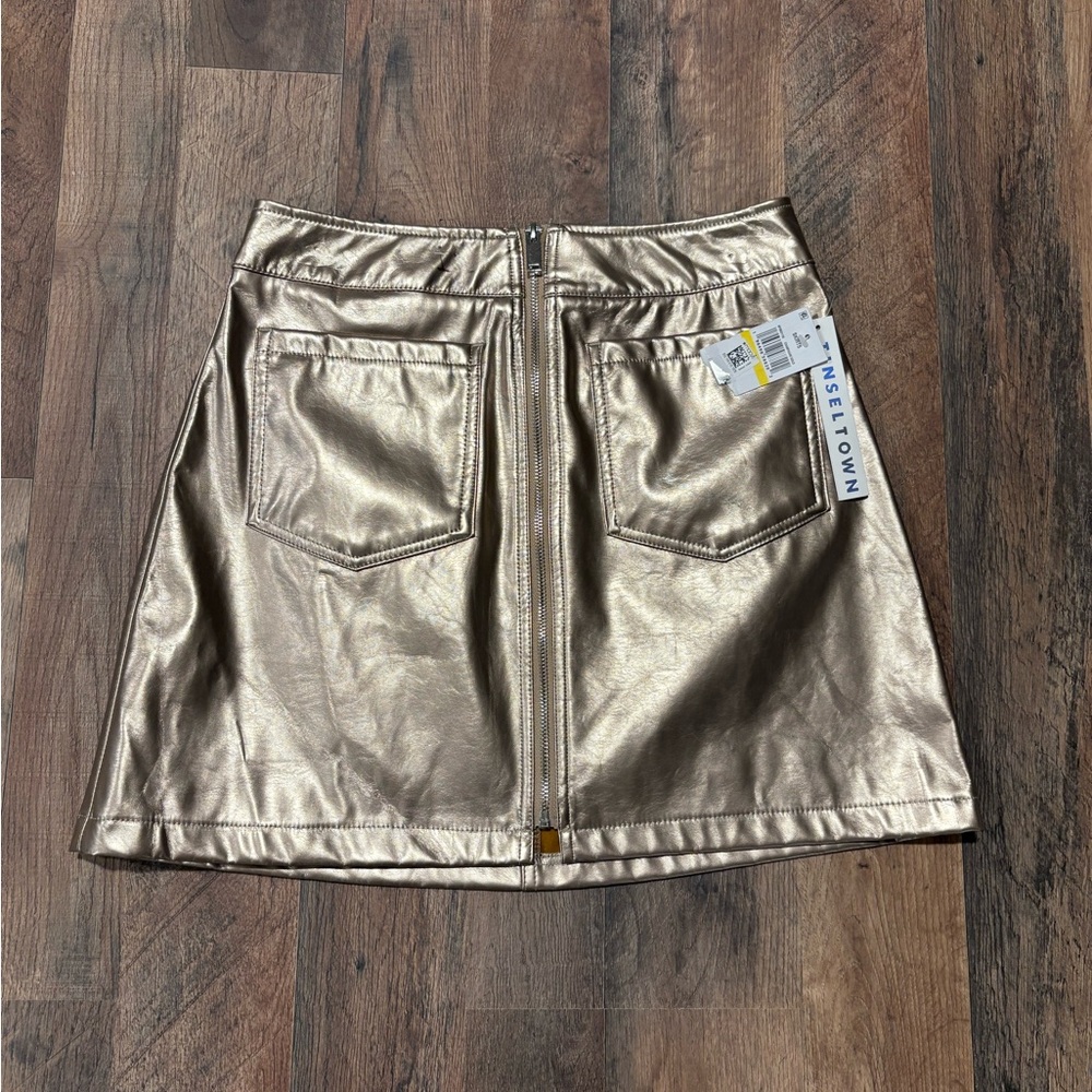 TINSELTOWN Women’s Gold front zip mini Skirt size medium